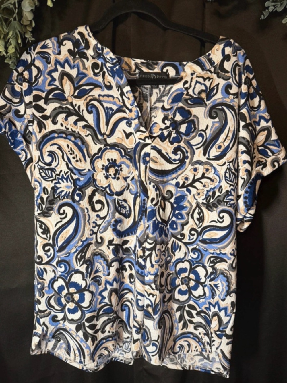 FRED DAVID Blue & White Floral Paisley Short Sleeve Top